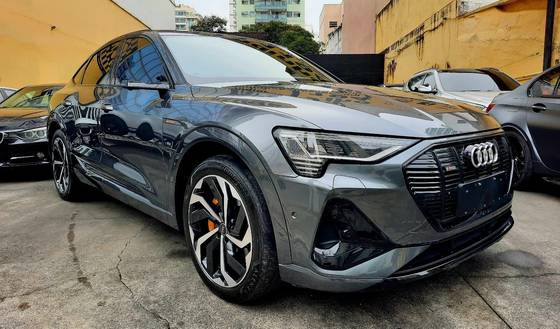 AUDI E-TRON ELÉTRICO SPORTBACK PERFORMANCE BLACK QUATTRO
